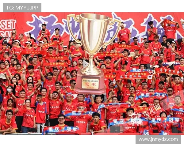 重庆足球队战术变革引发热议球迷期待新赛季表现提升