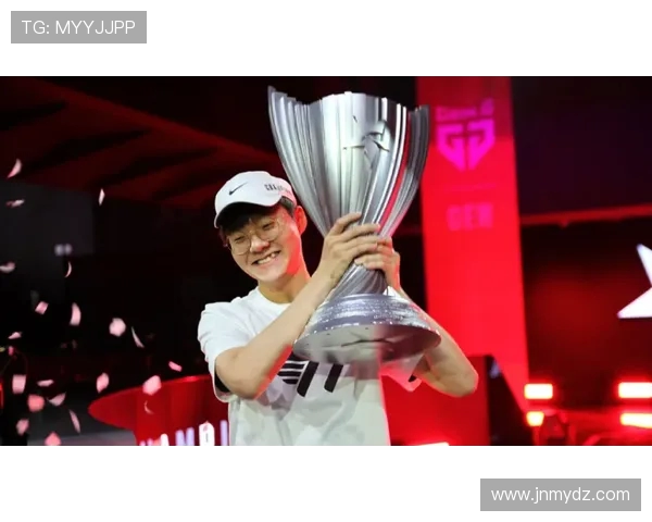 对话周军：回顾英雄联盟职业生涯的辉煌与挑战